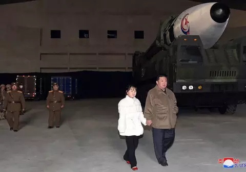 Premieră în Coreea de Nord. Kim Jong-un, alături de fiica lui, în public. Mesajul din spatele apariției