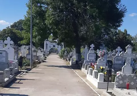 Cimitirele din Ploiești percep o taxă de „căutat morminte”. Decizia a fost votată de Consiliul Local