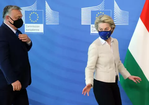 Comisia Europeană îşi menține propunerea de îngheţare a fondurilor europene pentru Ungaria