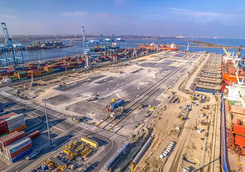 Cea mai importantă investiție din Portul Constanța își propune să rezolve problema cozilor de TIR-uri de la granițe