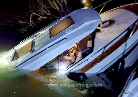 Trei persoane care pescuiau au fost salvate din barca pe jumătate scufundată pe brațul Chilia
