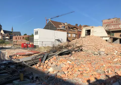 Doi români care demolau case în Belgia au fost arestați și sunt acuzați de „trafic de ființe umane prin exploatare”