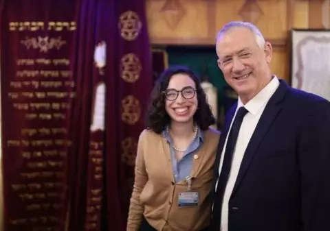 G4Media: Firma purtătoarei de cuvânt a ministrului apărării din Israel, cu zero cifră de afaceri, a primit contracte de 1,2 milioane de euro în România