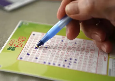 Marele premiu la Loto 6/49, câștigat de un jucător din Calafat. A luat aproape 2,8 milioane de euro cu un bilet de 14,5 lei