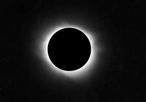 Eclipsa de Luna plină din 8 noiembrie. Vremuri grele și situații imprevizibile