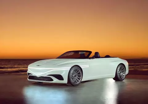 Ce altceva, în afară de Genesis X Convertible Concept, putea să rimeze mai bine cu California?