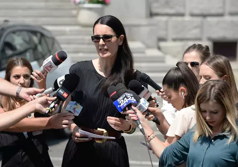 PSD o acuză pe Clotilde Armand că vrea să dea Romprest mai mulţi bani. Primăria Sector 1: Firma de salubrizare ne-a transmis că din 1 august nu mai ridică gunoaiele