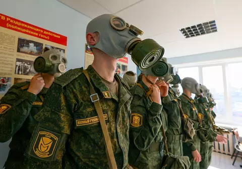 Copiii de 11 ani din Rusia vor face la școală un curs obligatoriu de pregătire militară
