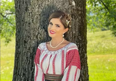 Mariana Ionescu Căpitănescu face yoga de 3 ani. Cum arată la 53 de ani cântăreața, care a pozat în costum de baie: „Duc o viață destul de echilibrată”