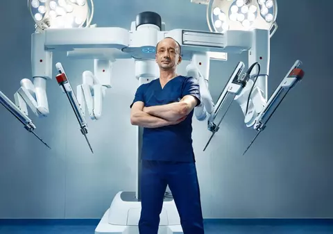 Povestea unui ofițer maritim care s-a întors pe mare la doar două luni după operația salvatoare cu robotul da Vinci Xi. Avantajele chirurgiei robotice în tratarea cancerului de prostată