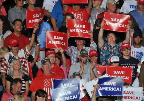 În ziua unor noi alegeri, după patru ani cu Trump și doi cu Biden, America e mai divizată ca oricând. De ce unii se tem chiar de război civil