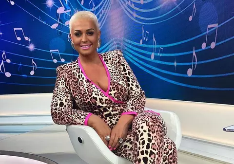 Monica Anghel, de nerecunoscut cu părul lung: „Ești altă persoană”. Artista a cerut sfatul fanilor