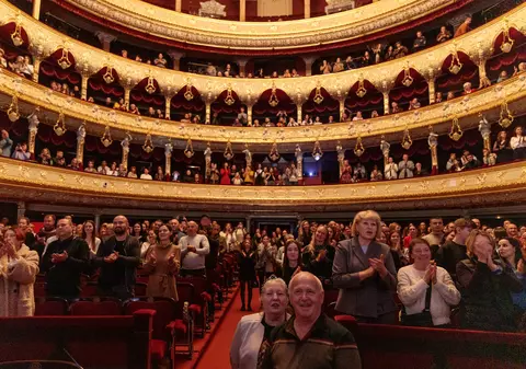 Am fost la un spectacol de operă la Odesa. Întârziat cu aproape o oră din cauza unei alarme de atac aerian, când artiștii și publicul au mers în adăpost 