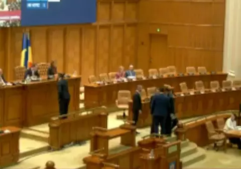 George Simion și un deputat AUR, țipete în Parlament către un secretar de stat