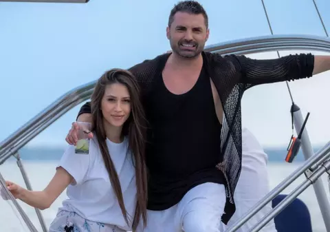 Pepe și-a botezat băiețelul în secret. Primele imagini de la eveniment. Cine i-a fost aproape artistului