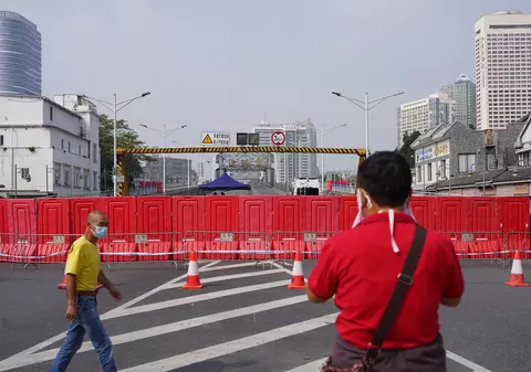 Locuitorii din Guangzhou se revoltă împotriva măsurilor dure implementate după apariția mai multor cazuri de Covid