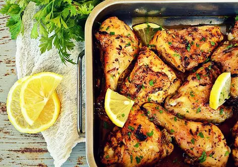 Pui marinat, la cuptor