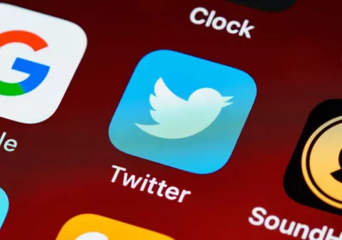 Decizia producătorilor auto, după ce Elon Musk a preluat Twitter