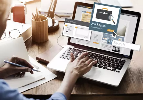 Cum poţi să te angajezi într-o instituție de stat