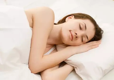 8 poziții de somn și cum îți afectează acestea sănătatea