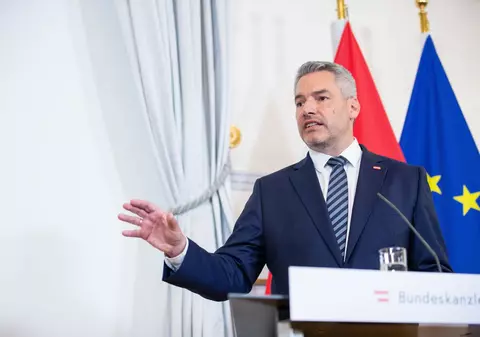 Karl Nehammer cere ridicarea unui gard între Turcia și Bulgaria. Planul Austriei pentru stoparea migrației va fi prezentat la summitul UE