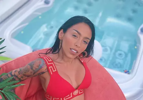 Ruby a dezvăluit ce s-a întâmplat între ea și Alex Velea în urmă cu 10 ani. „Practic, a scos bani din portofelul lui”