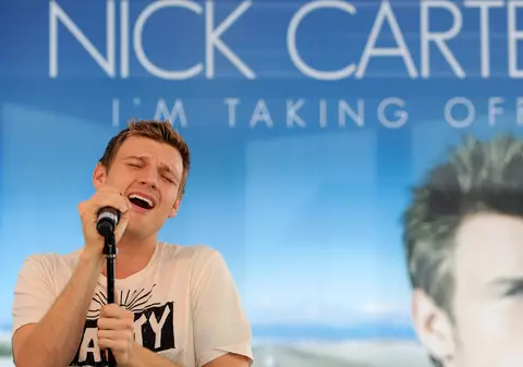 Nick Carter, de la Backstreet Boys, a fost acuzat de viol. Fapta ar fi avut loc în urmă cu 21 de ani
