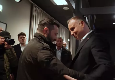 Volodimir Zelenski s-a oprit în Polonia, în drumul spre casă, după vizita în SUA. „M-am întâlnit cu un prieten al Ucrainei, Andrzej Duda”