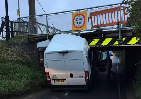 Britanicii au și ei un „Pasajul Unirii”: locul în care are loc, în medie, un accident la 11 zile. Localnicii spun că multe nici nu mai sunt înregistrate