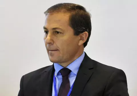 Acum 10 ani, în prima sa carte, Daniel Morar scria altceva: „Soluția bună este cu SRI. O asemenea construcție conferă mai multă securitate”