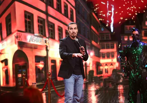 Alexandru Minculescu, invitat special la „Stand-Up Revolution”: „Omul, când a văzut circul ăsta, a venit din prima, direct”