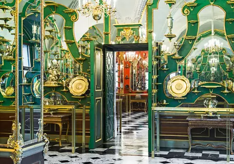 Mai multe bijuterii furate de la Muzeul Comorilor din Dresda au fost recuperate. Hoții le-au înapoiat, ca să obțină pedepse mai ușoare