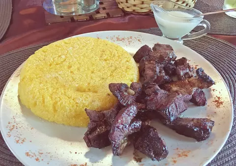 Cum prăjești pastrama ca să iasă fragedă