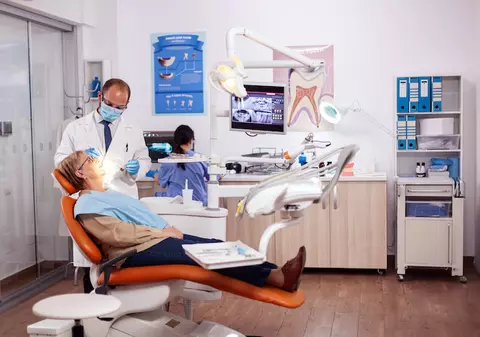 Când ai nevoie de implant dentar: ce trebuie să știi?