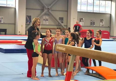 Nadia Comăneci a venit în România. „Zeița de la Montreal” a vizitat Casa Olimpică și sala CS Dinamo
