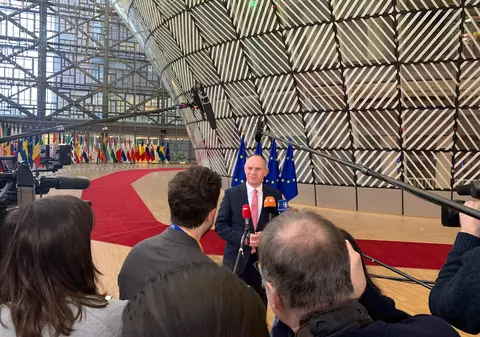 Ministrul de interne austriac anunță din nou că va bloca aderarea la Schengen, la sosirea la Consiliul JAI. „Nein und nein”