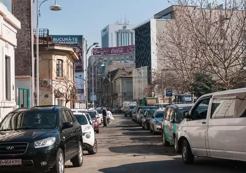 Noile tarife pentru parcare în București. Nu mai este diferență între zone, iar riveranii au adonamente mai ieftine