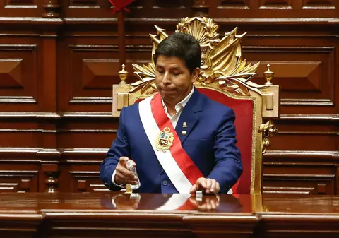 Președintele din Peru, demis în direct la TV și arestat de Poliția Națională, după ce a încercat să dizolve Parlamentul