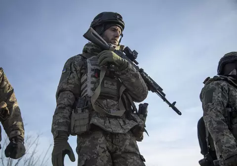 Washingtonul îşi va extinde programul de instruire a militarilor ucraineni