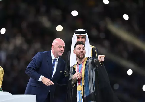 Cât a costat să-i pui lui Messi o haină pe umeri?