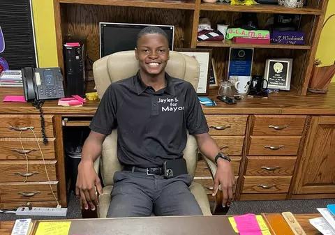 Un tânăr de 18 ani din statul Arkansas, ales cel mai tânăr primar de culoare din Statele Unite ale Americii