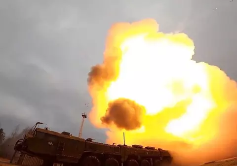 Vladimir Putin evocă posibilitatea ca Rusia să adopte doctrina atacului nuclear preventiv în cazul unui conflict