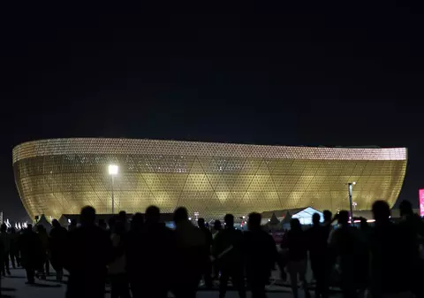 Un muncitor migrant a murit în Qatar, după ce a căzut de la etajul opt al stadionului Lusail. Familia cere explicații