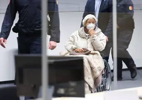 Fostă secretară a unui lagăr de concentrare nazist, găsită vinovată pentru complicitate la 10.500 de crime