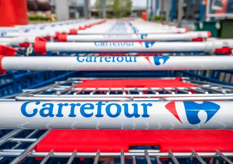 File de somon norvegian contaminat cu bacteria Listeria, retras din magazinele Carrefour