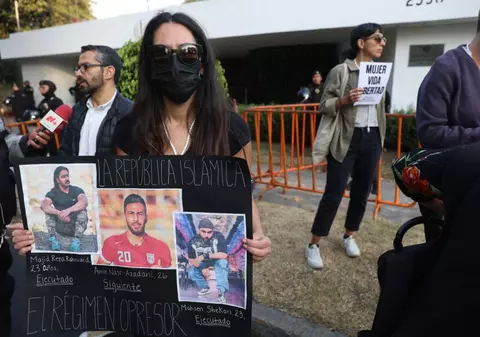 Fotbalistul iranian Amir Nasr-Azadani riscă să fie executat în public de Crăciun, alături de alte zeci de persoane. Eșafodul a fost deja ridicat, dezvăluie CNN