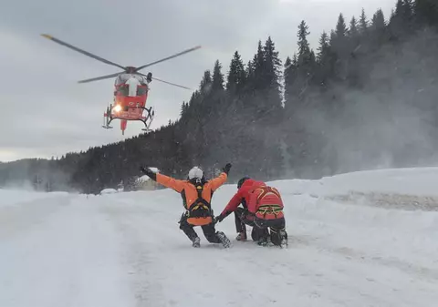Trei din cei patru ucraineni pierduţi pe munte au fost localizaţi. Au trecut ilegal graniţa și s-au rătăcit în munți