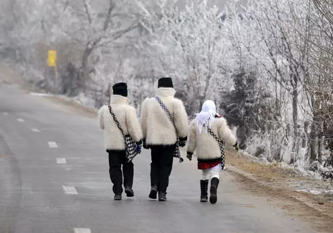 Colindă-mă, copilărie!