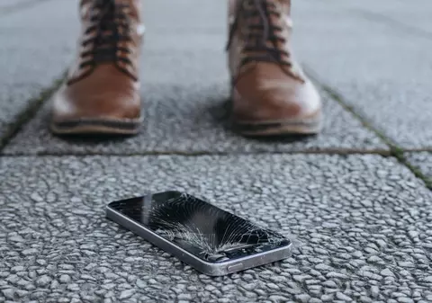 Merită să îţi asiguri telefonul mobil?