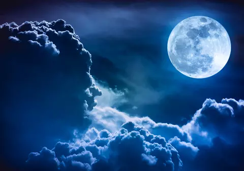 Luna plină din 8 decembrie, experiențe noi pentru zodii